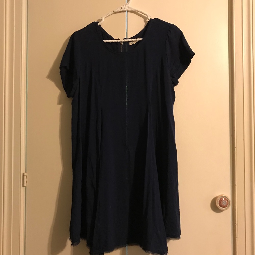 Silence + Noise Size M Navy short sleeve dress
